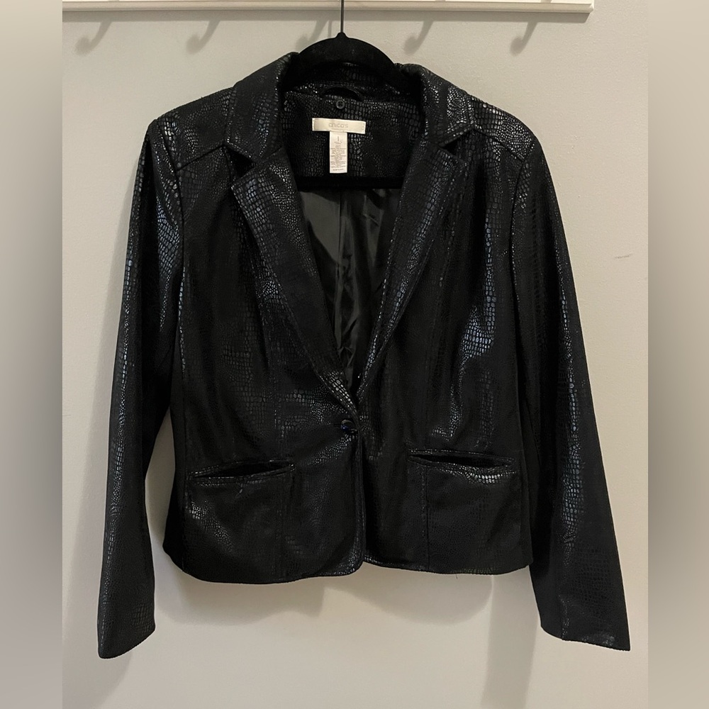 Chico’s snake print black embossed blazer jacket‎ size 1 medium